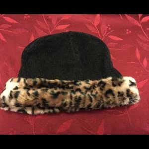 Black knit faux leopard fur hat